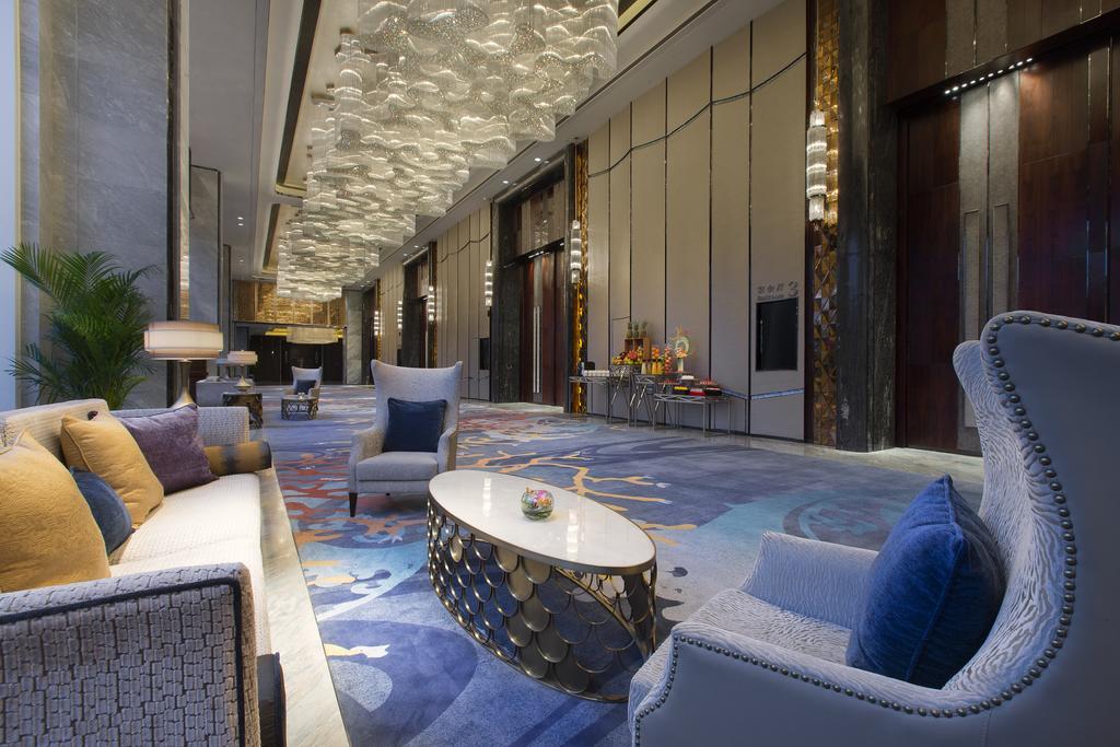 Отель Pullman Yantai Center Экстерьер фото