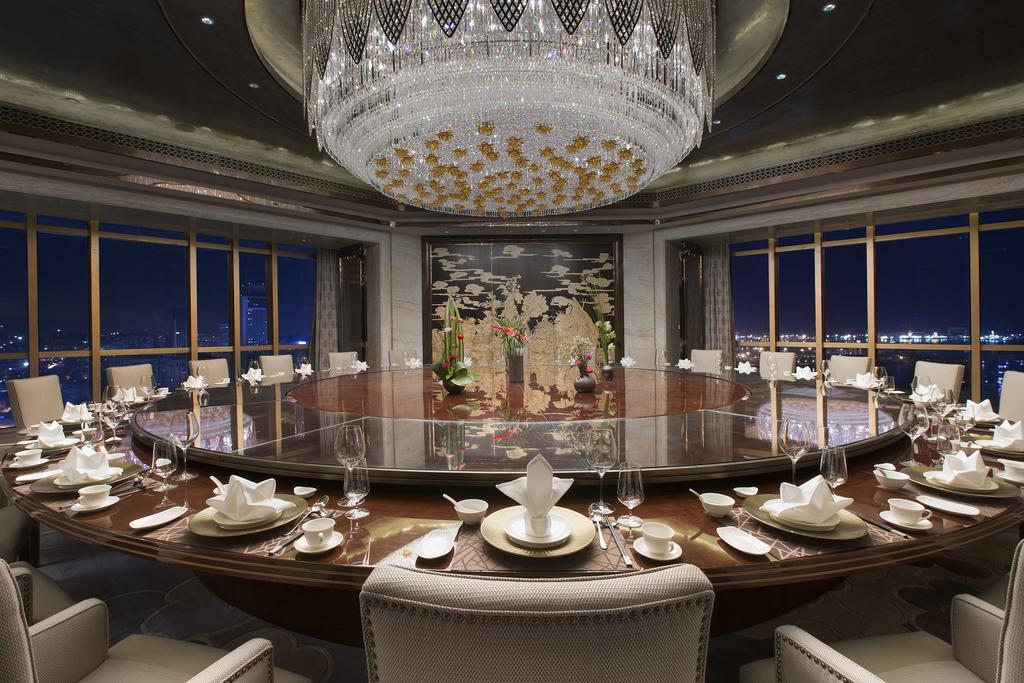 Отель Pullman Yantai Center Экстерьер фото