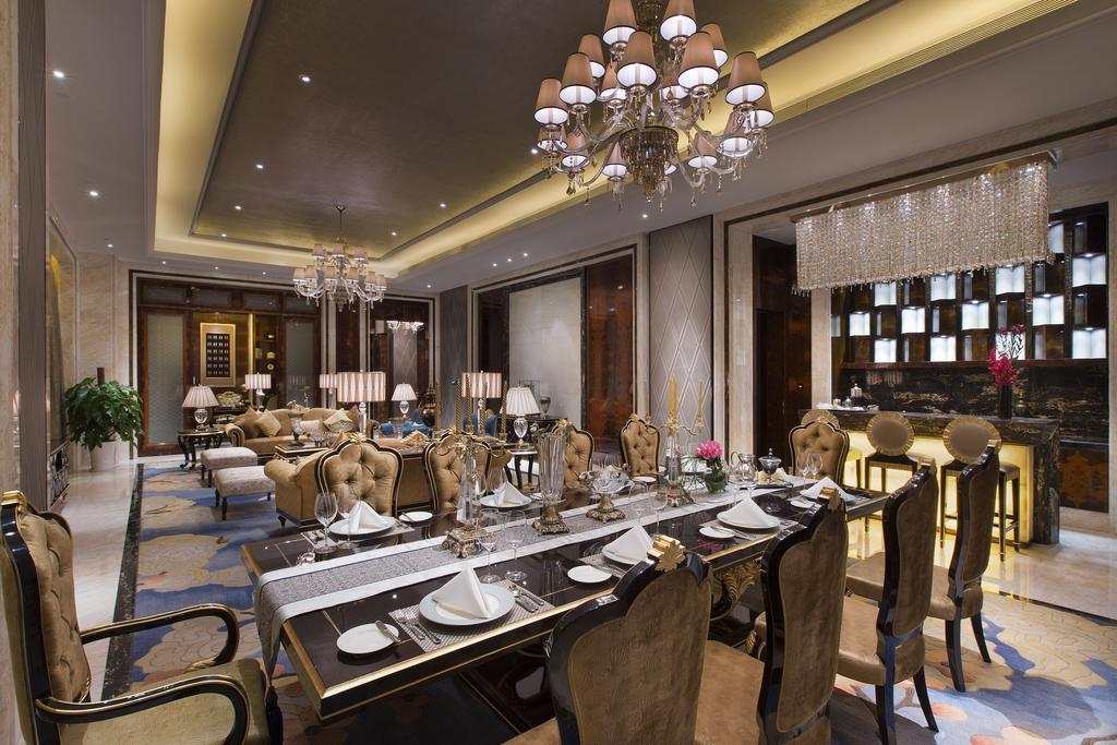 Отель Pullman Yantai Center Экстерьер фото