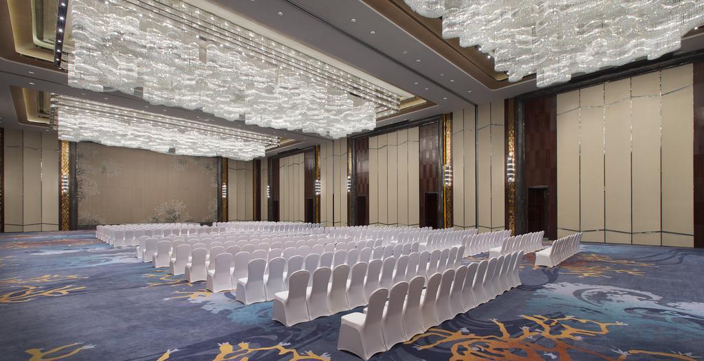 Отель Pullman Yantai Center Экстерьер фото