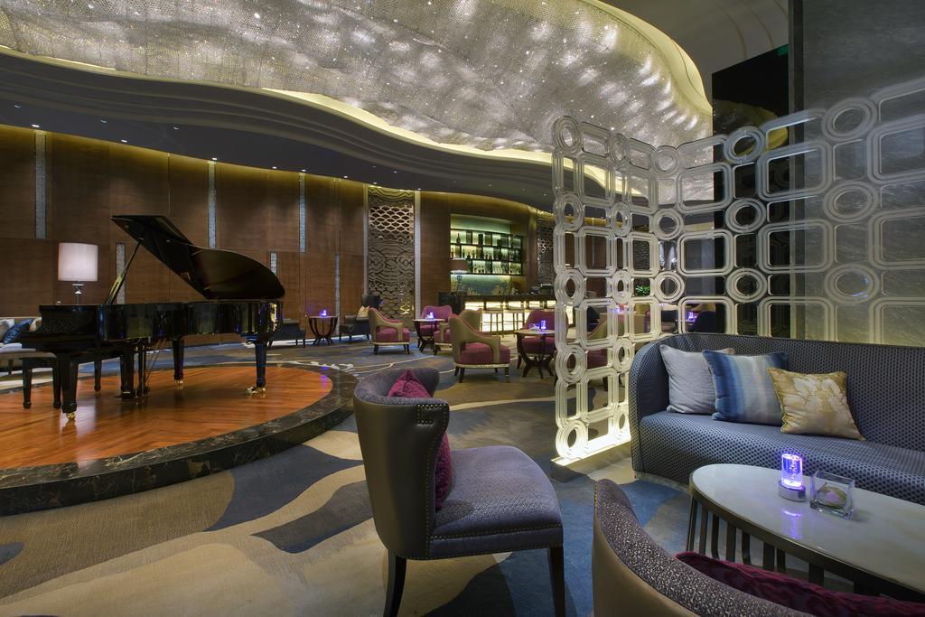 Отель Pullman Yantai Center Экстерьер фото