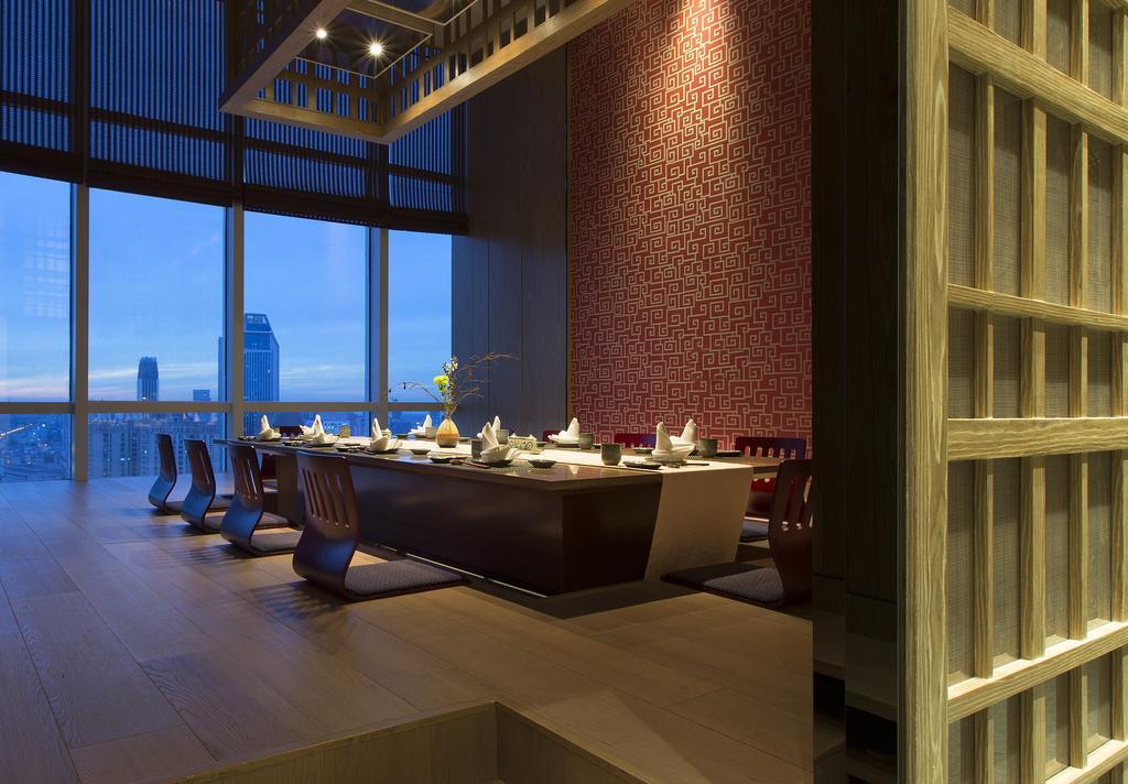 Отель Pullman Yantai Center Экстерьер фото