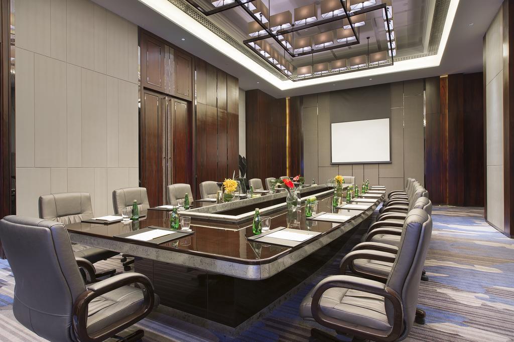 Отель Pullman Yantai Center Экстерьер фото