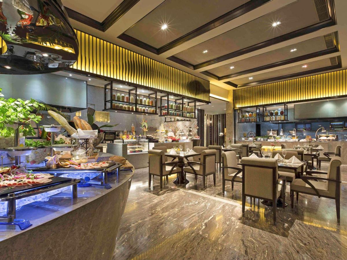 Отель Pullman Yantai Center Экстерьер фото