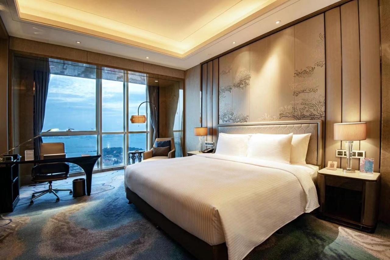 Отель Pullman Yantai Center Экстерьер фото