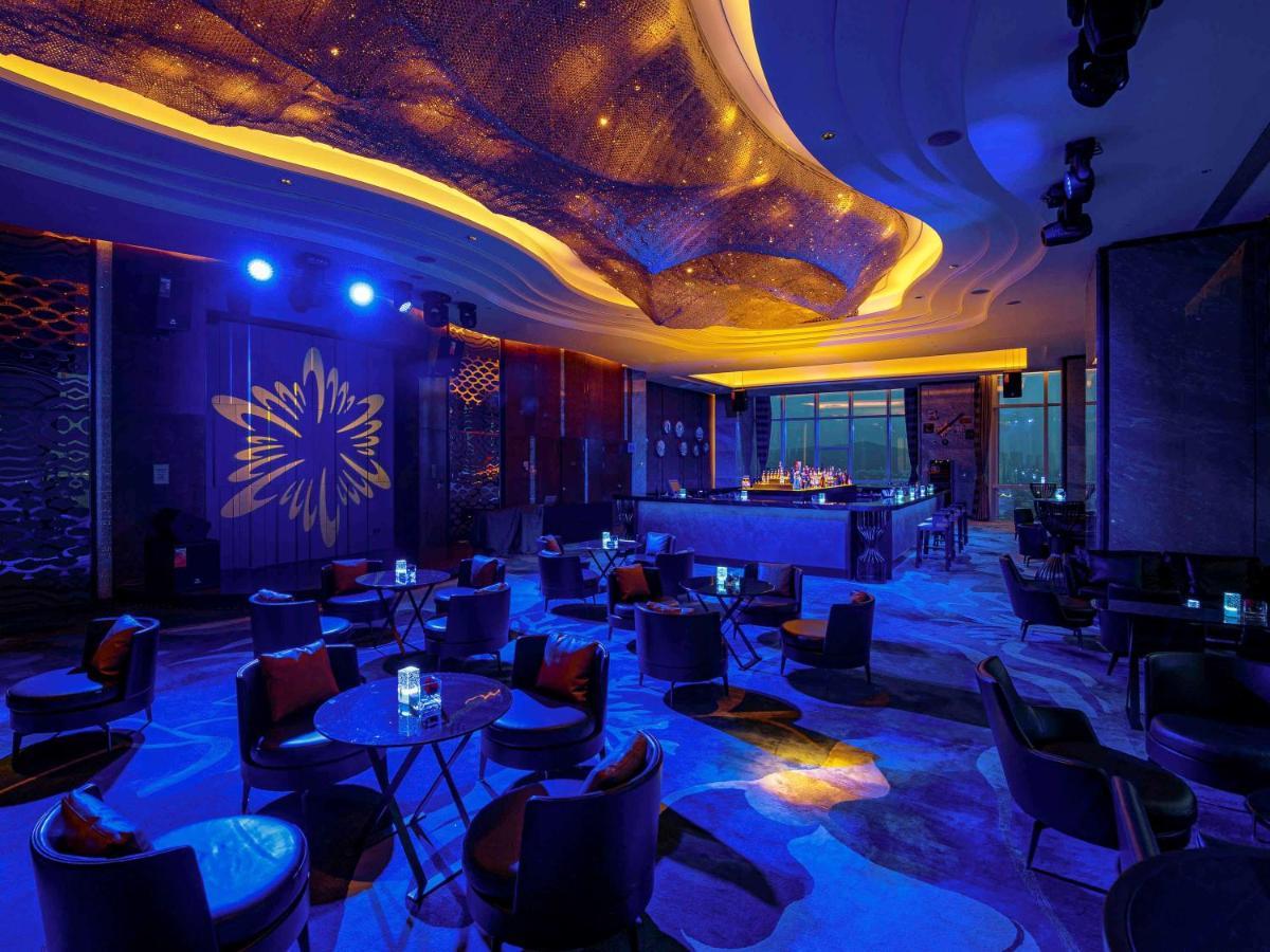 Отель Pullman Yantai Center Экстерьер фото