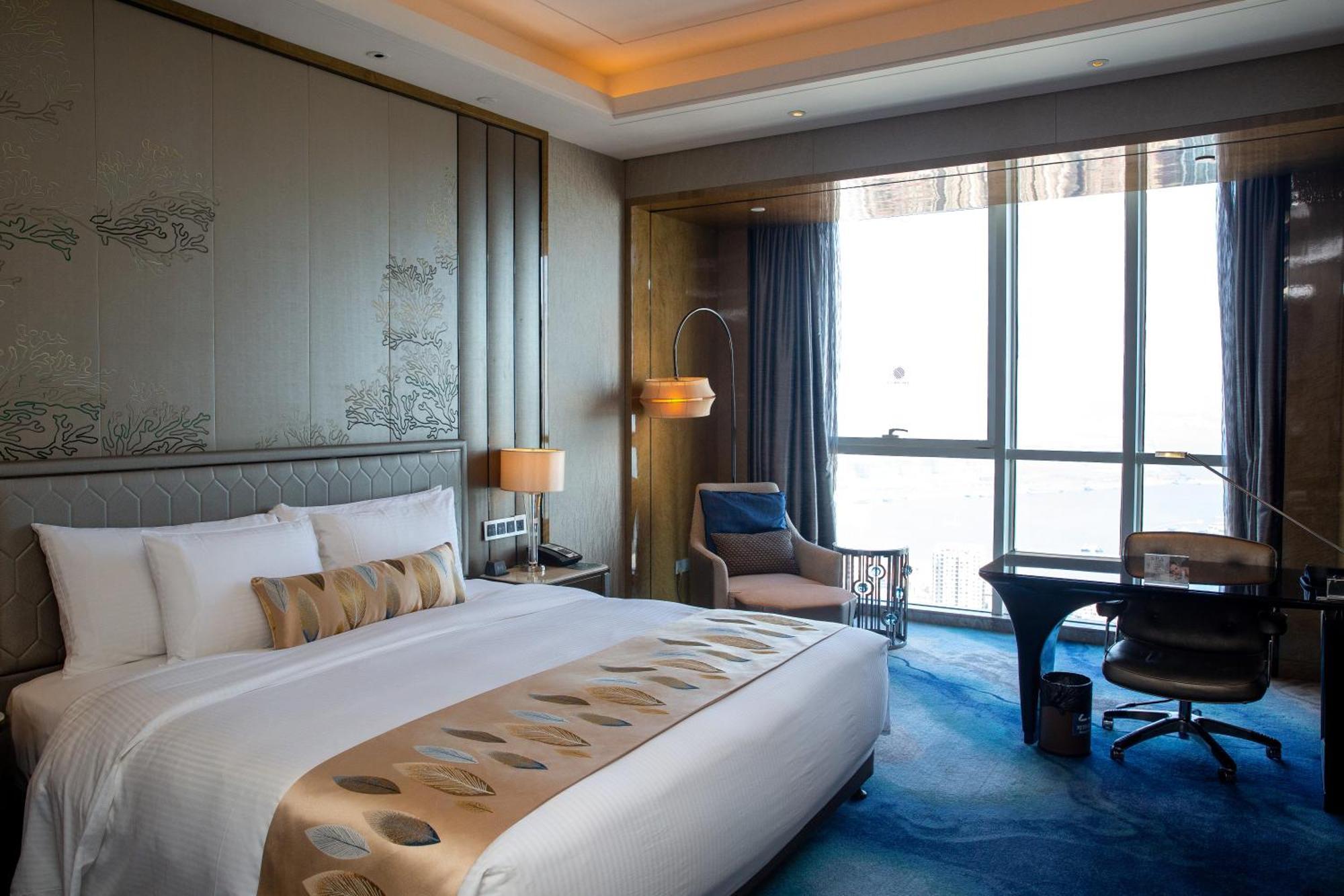 Отель Pullman Yantai Center Экстерьер фото
